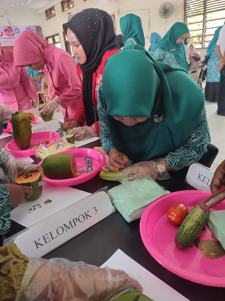 LOMBA GARNISH DALAM RANGKA HARI IBU